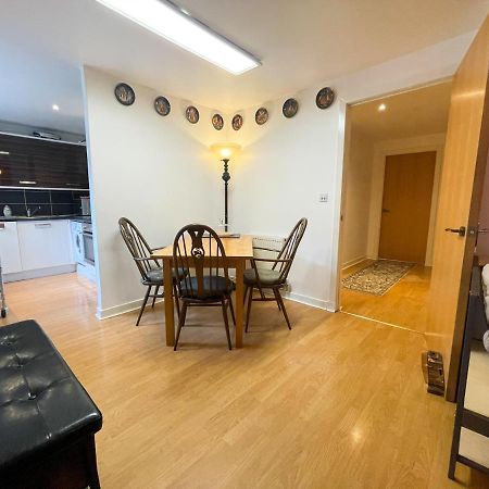 Kelvingrove 2 Bedroom Apartment - Private Parking Glasgow Bagian luar foto