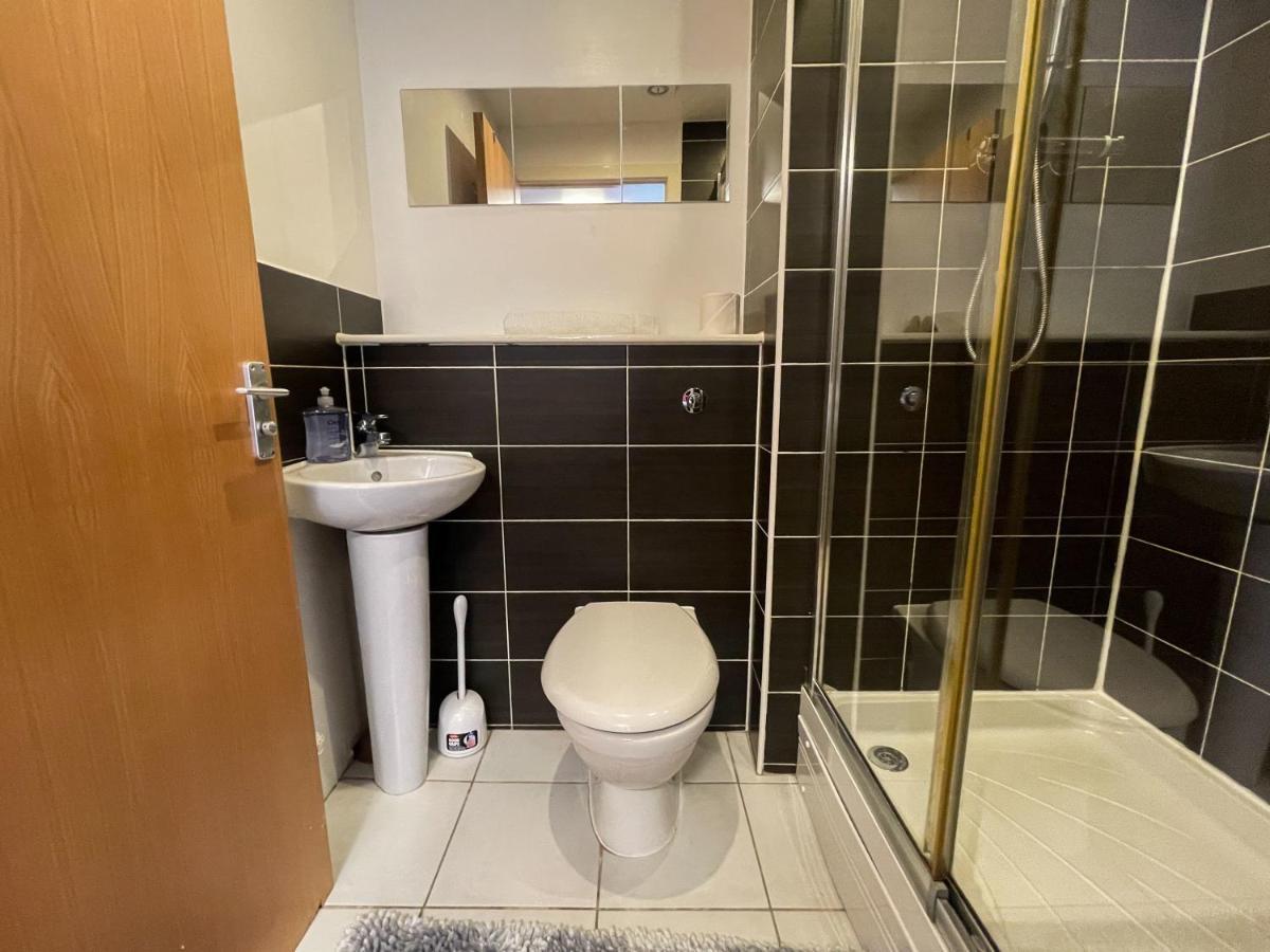 Kelvingrove 2 Bedroom Apartment - Private Parking Glasgow Bagian luar foto