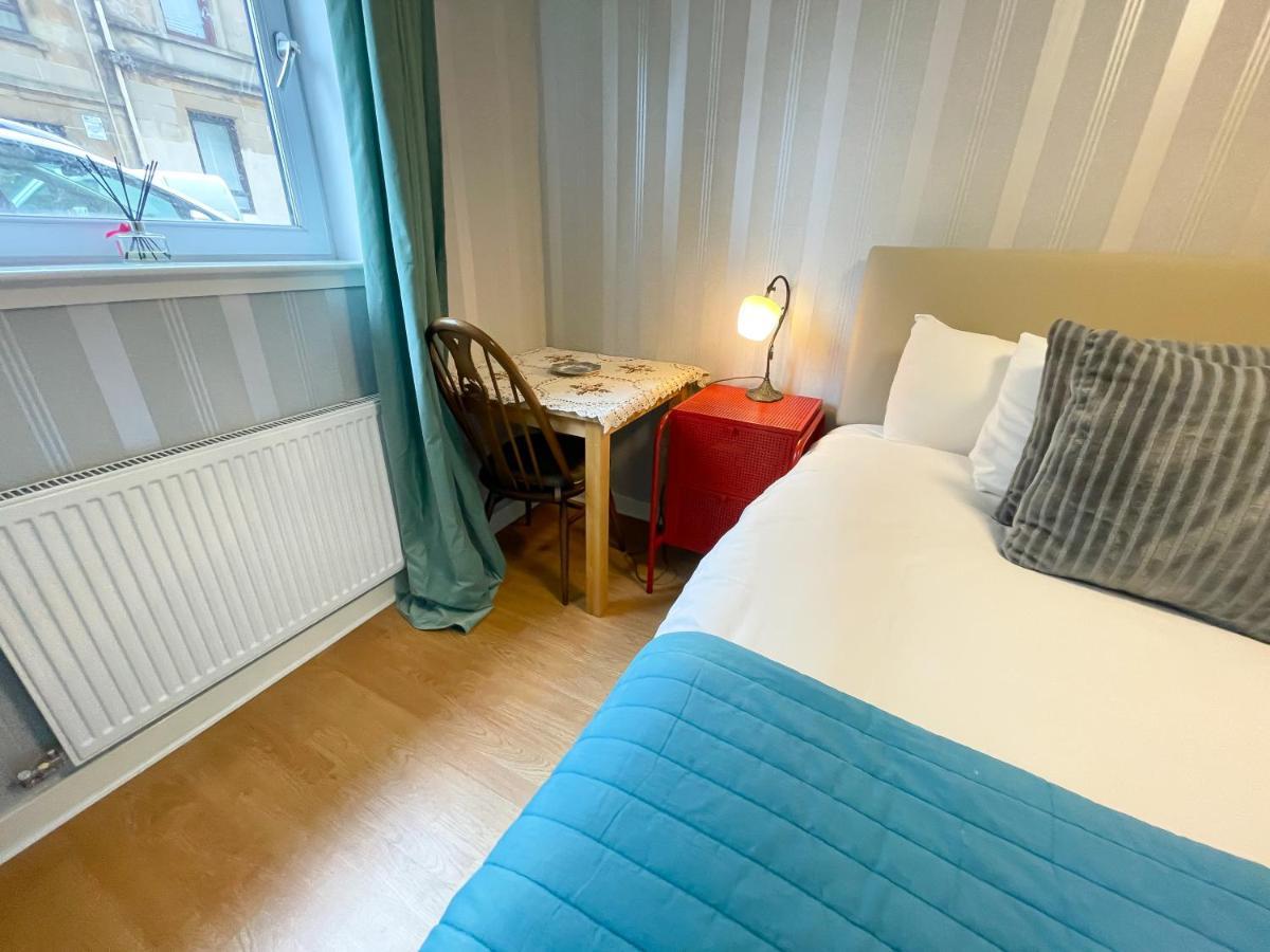Kelvingrove 2 Bedroom Apartment - Private Parking Glasgow Bagian luar foto