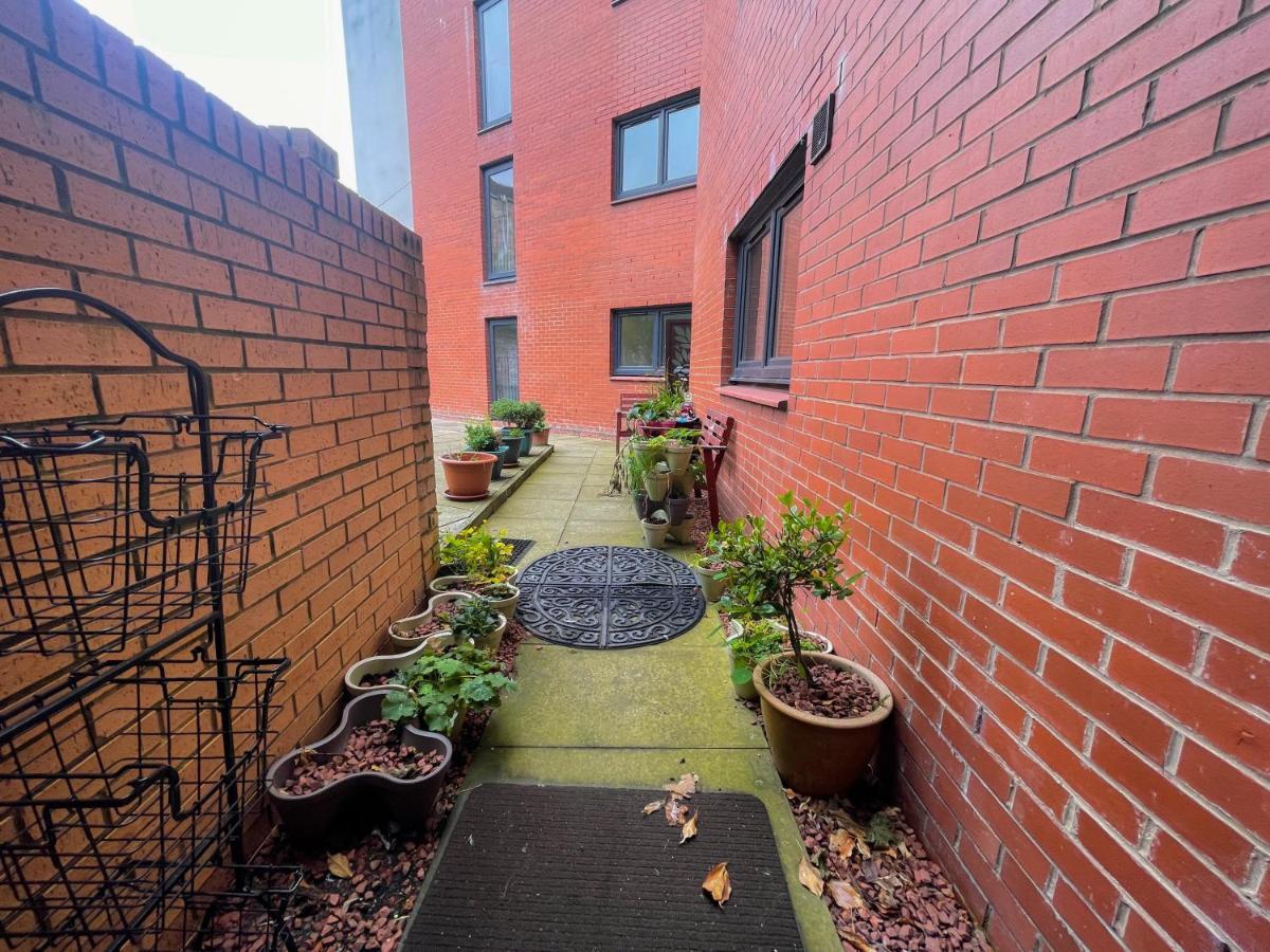 Kelvingrove 2 Bedroom Apartment - Private Parking Glasgow Bagian luar foto