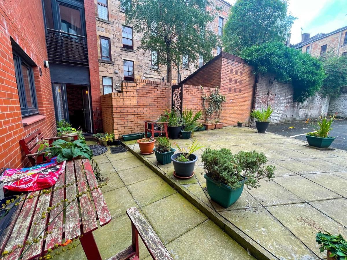Kelvingrove 2 Bedroom Apartment - Private Parking Glasgow Bagian luar foto