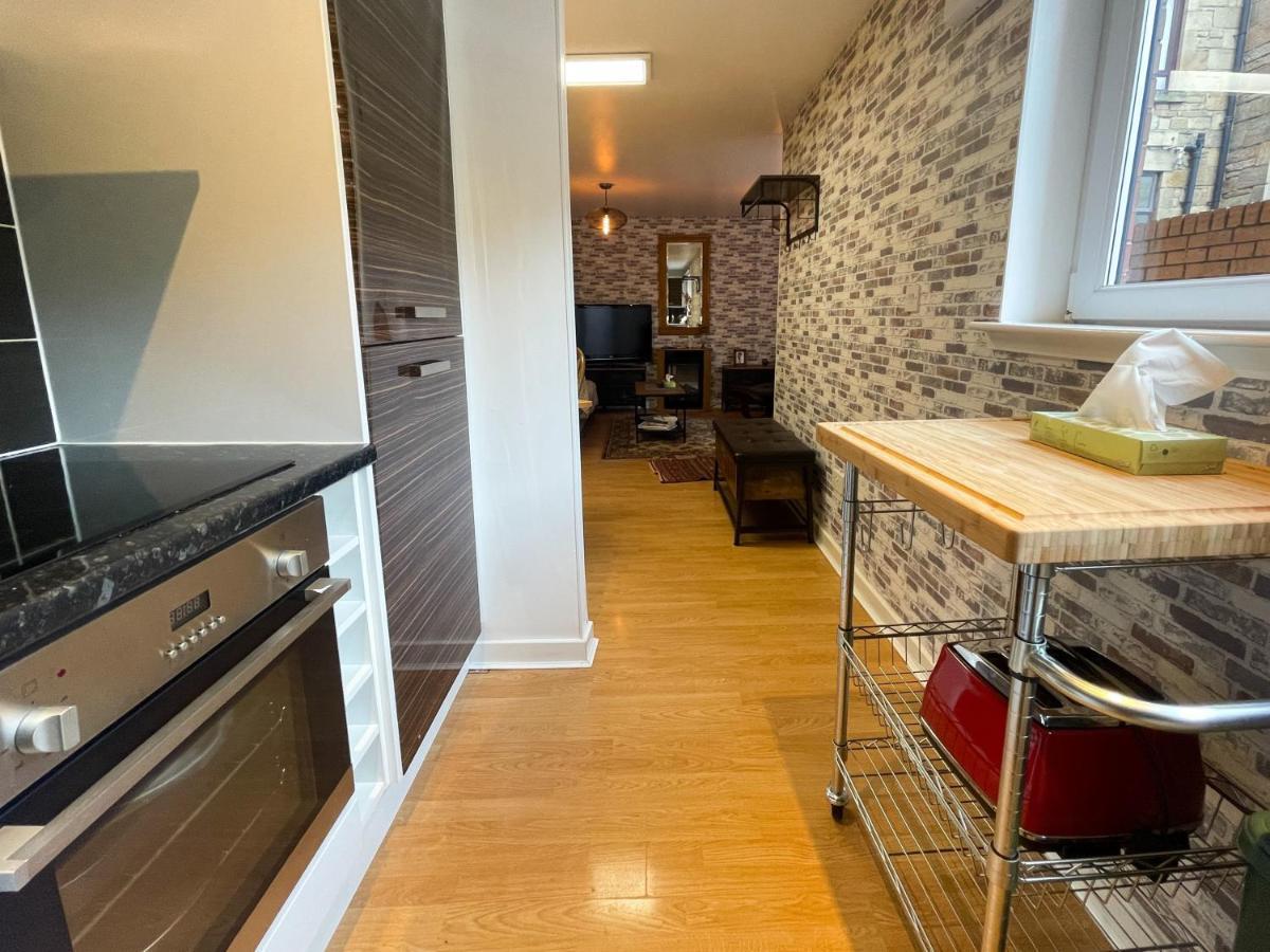 Kelvingrove 2 Bedroom Apartment - Private Parking Glasgow Bagian luar foto