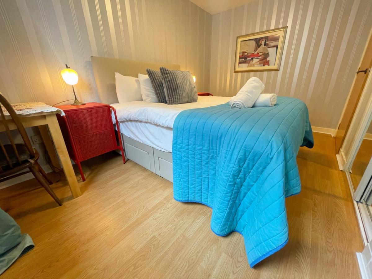 Kelvingrove 2 Bedroom Apartment - Private Parking Glasgow Bagian luar foto