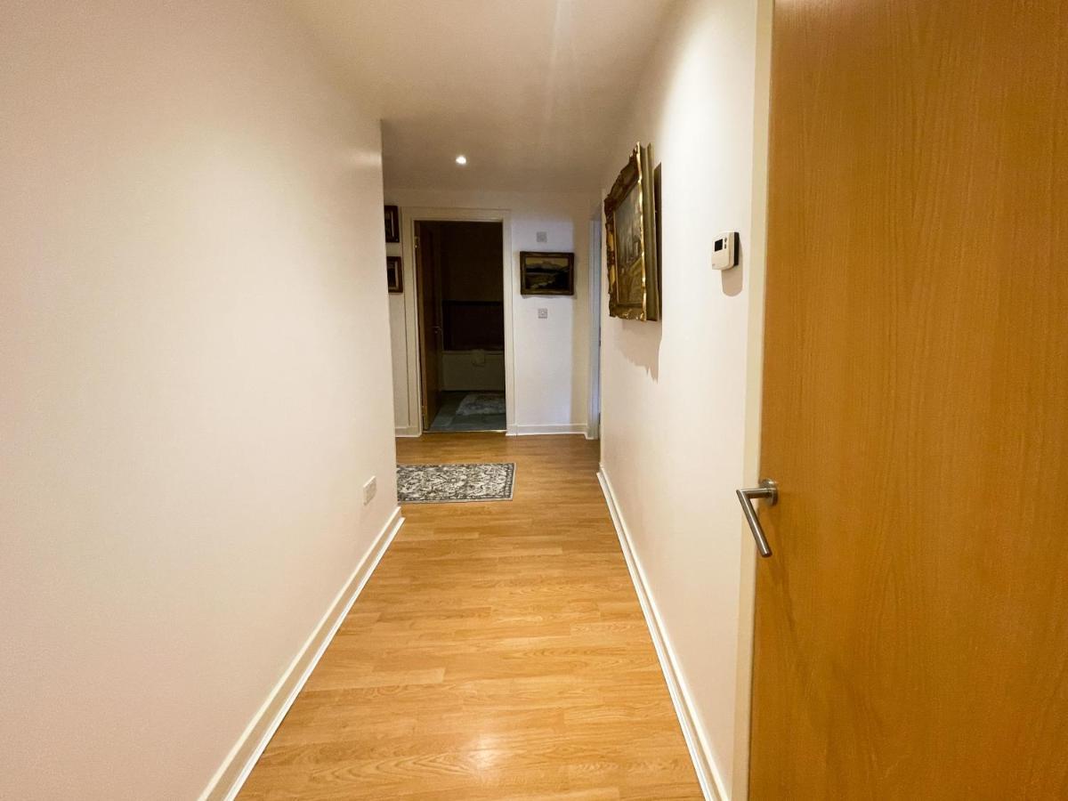 Kelvingrove 2 Bedroom Apartment - Private Parking Glasgow Bagian luar foto